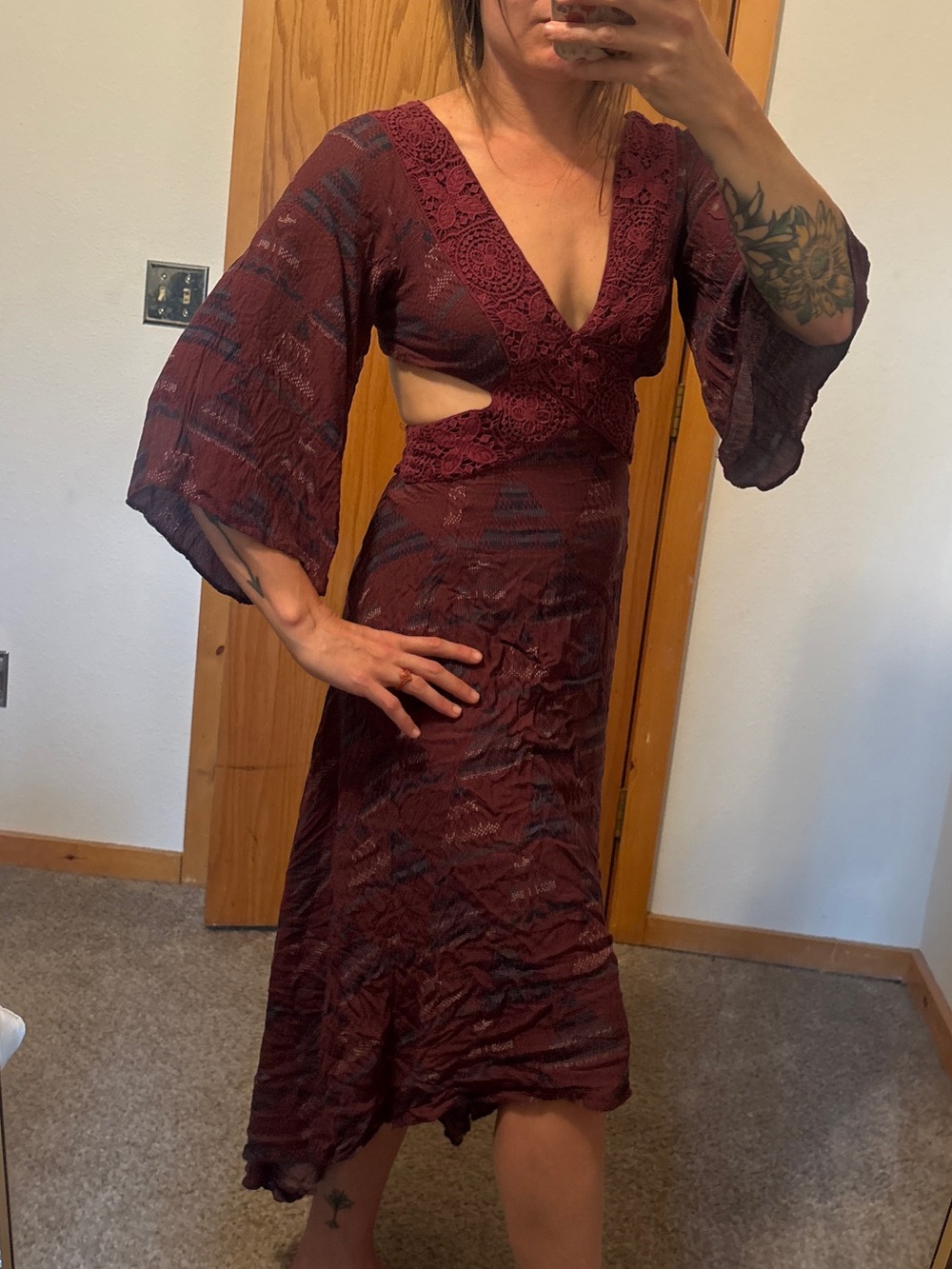Ecote Maroon Lace-Trim Cutout Midi Dress Size 6